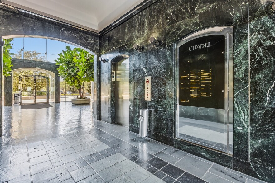 More Photos Of , Orlando Office For Sale