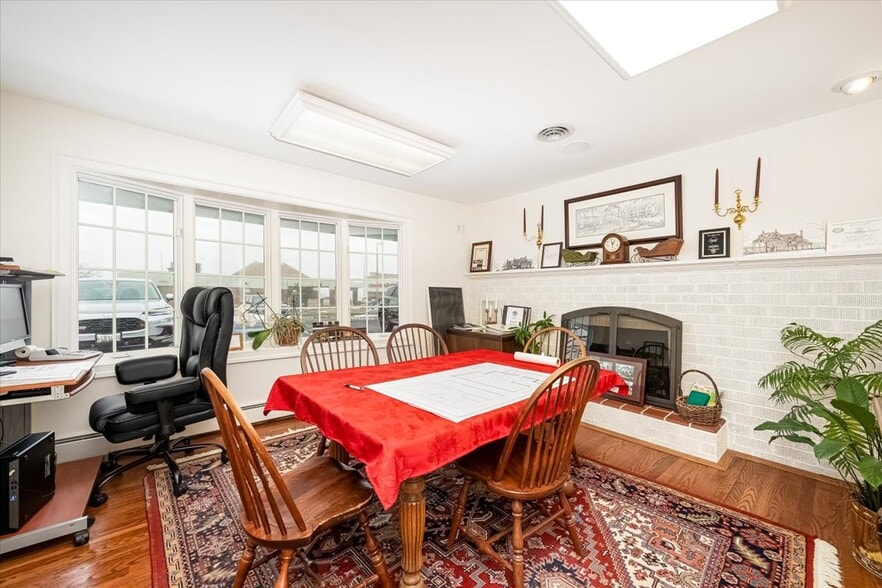 More Photos Of 611 Nursery Rd, Westminster Office For Sale