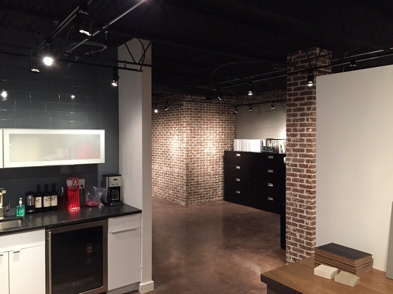 More Photos Of 3141-3149 S Broadway, Englewood Storefront Retail Office For Lease