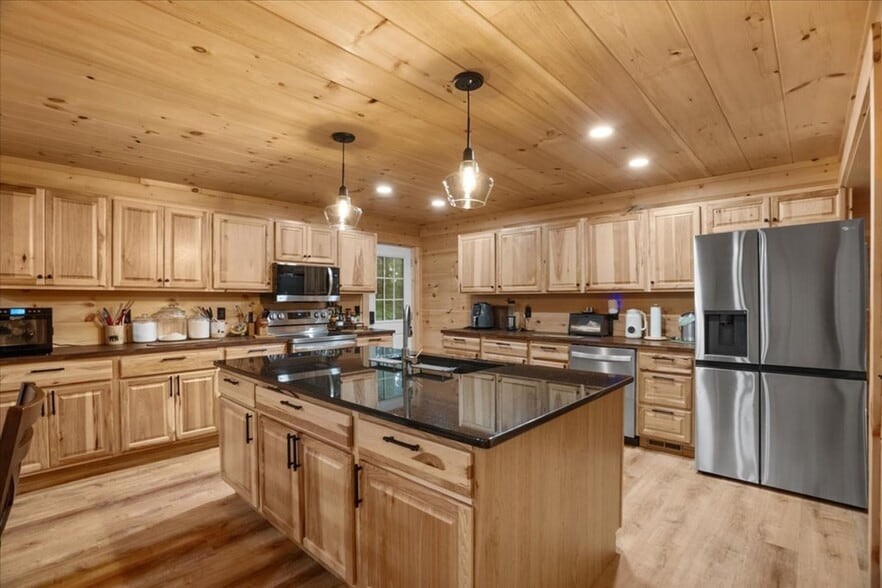 More Photos Of 9440 GA-52, Chatsworth Hospitality For Sale
