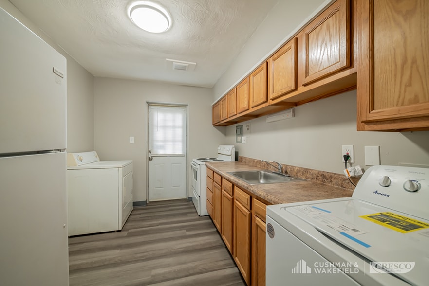 More Photos Of 20580 Lorain Rd, Fairview Park Apartments For Sale