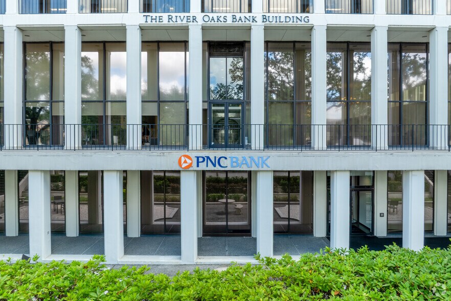 More Photos Of 2001 Kirby Dr, Houston Office For Lease