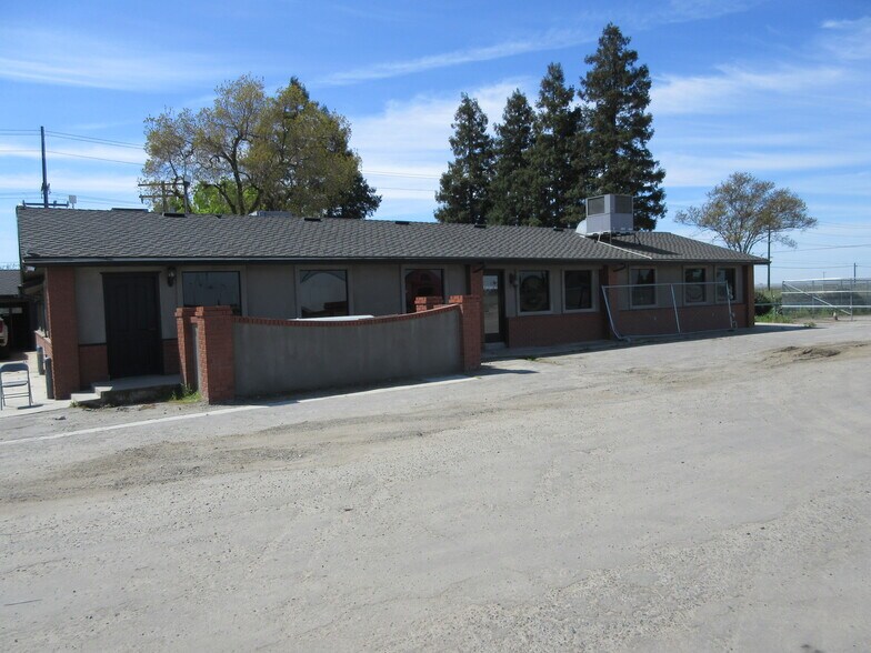 Primary Photo Of 12652 Prosperity, Tulare Flex For Lease