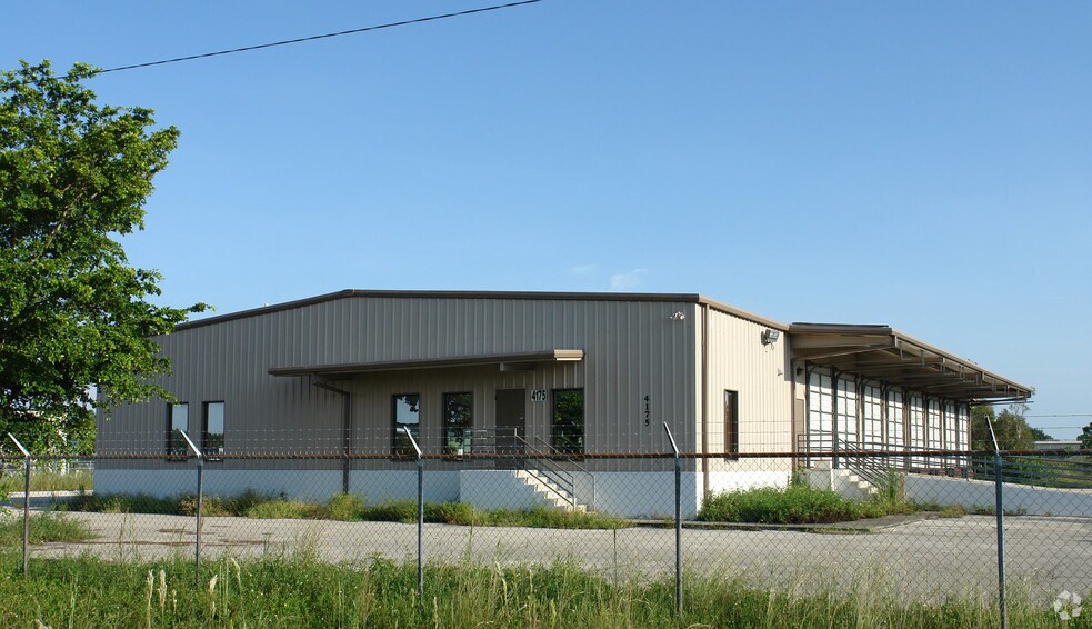 More Photos Of 4175 Canal St, Fort Myers Truck Terminal For Lease