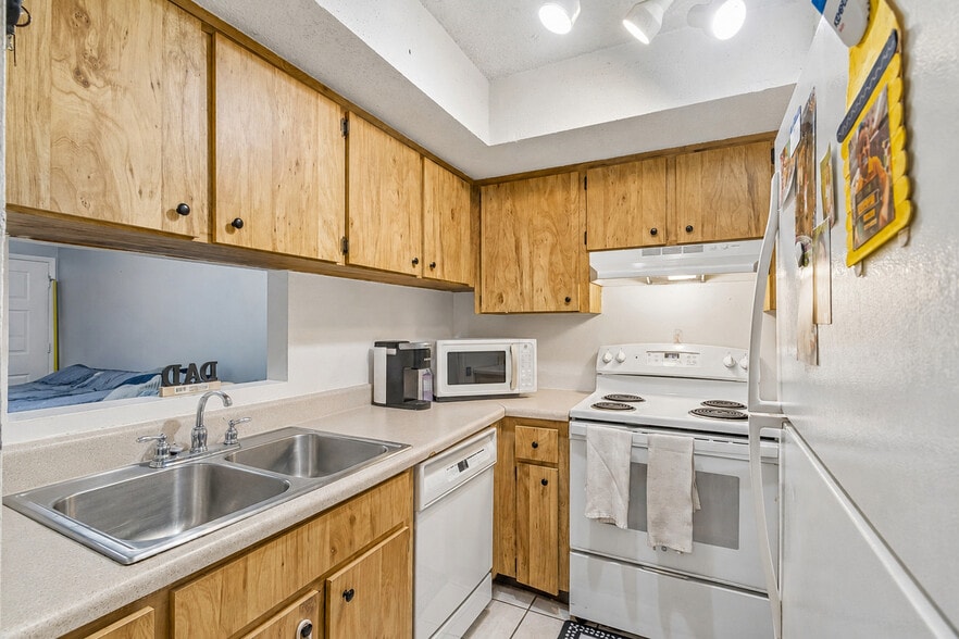 More Photos Of 3132 Bloomingdale Villas Ct, Brandon Apartments For Sale
