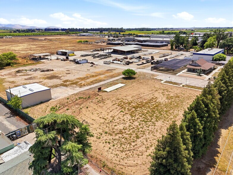 More Photos Of 1260 Buttonwillow Ave, Reedley Warehouse For Sale