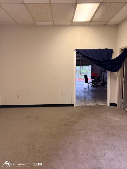 More Photos Of 5891 New Peachtree Rd, Doraville Warehouse For Lease