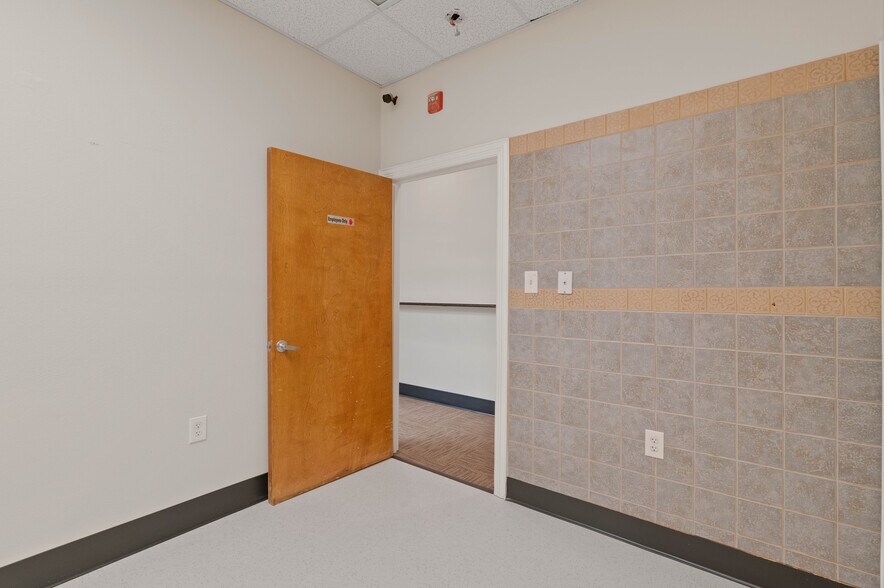 More Photos Of 3605 Interstate 30, Mesquite Medical For Lease