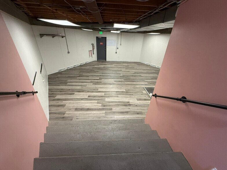 More Photos Of 10804 Wilkshire Blvd, Bolivar Office For Sale