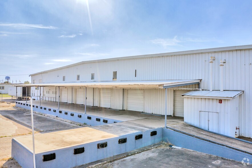 More Photos Of 320 S Utah Ave, Weslaco Warehouse For Lease