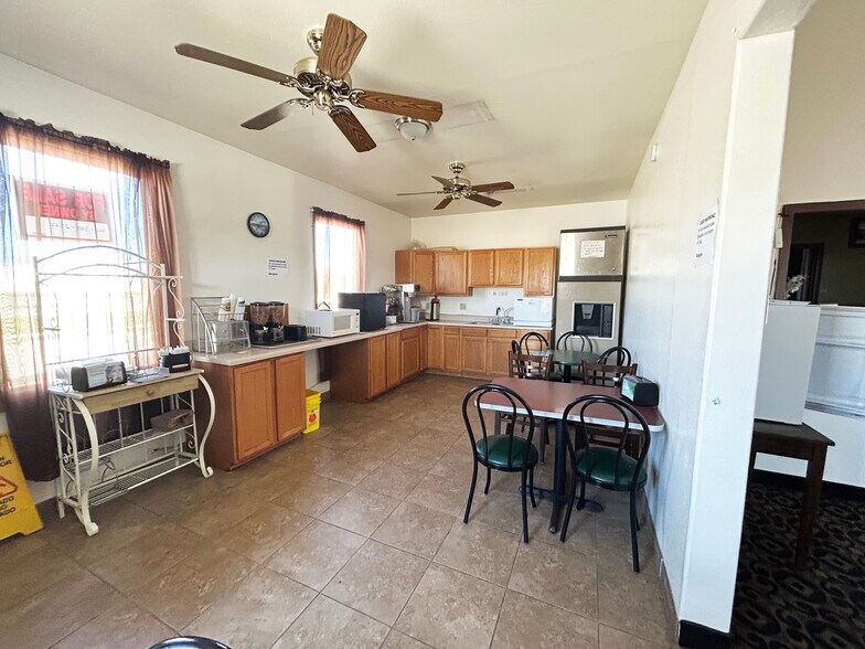 More Photos Of 1025 E 4th St, Ainsworth Hospitality For Sale