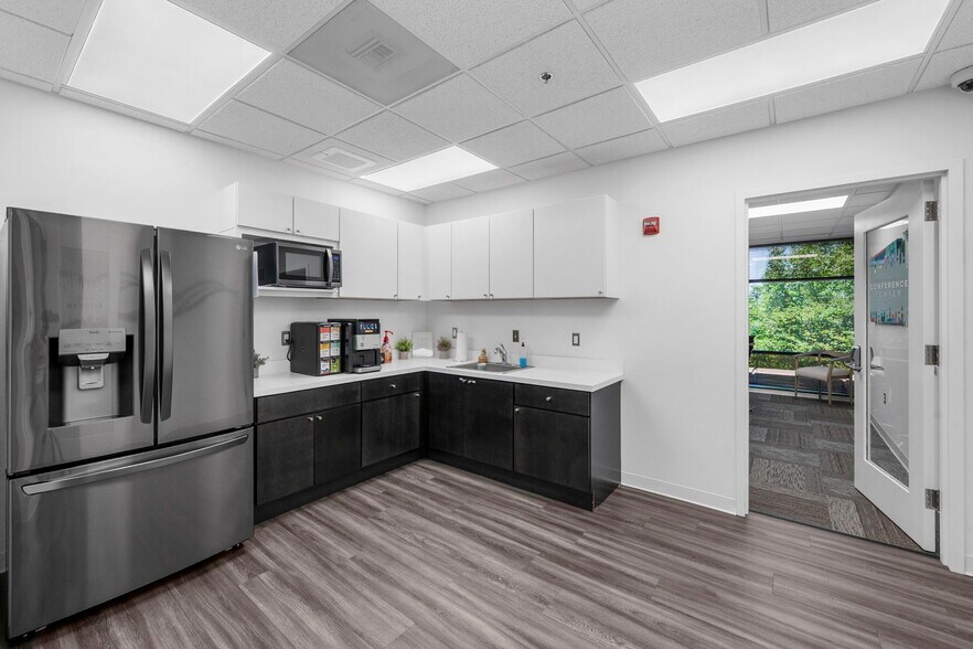 More Photos Of 3975 Fair Ridge Dr, Fairfax Office For Sale