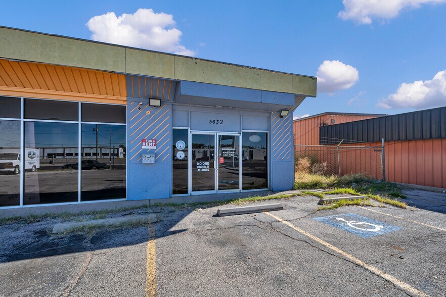 More Photos Of 3636 Andrews Hwy, Odessa Storefront For Lease