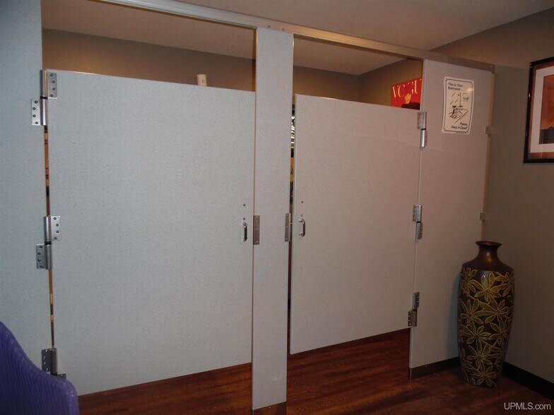 More Photos Of 31 Trimountain Ave, South Range Bar For Sale