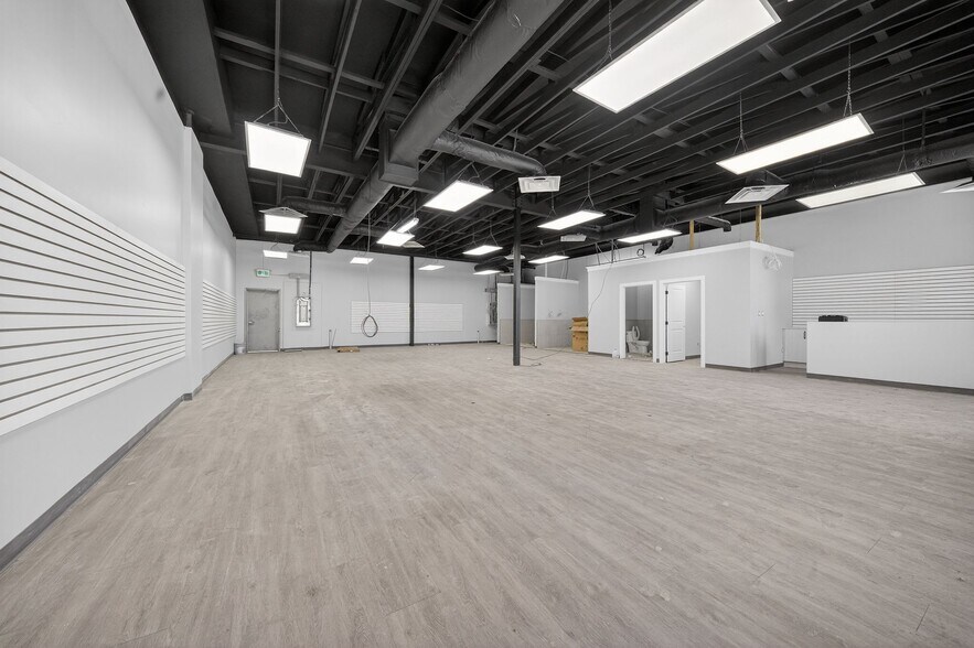 More Photos Of 6102 29th Av, Beaumont General Retail For Sale