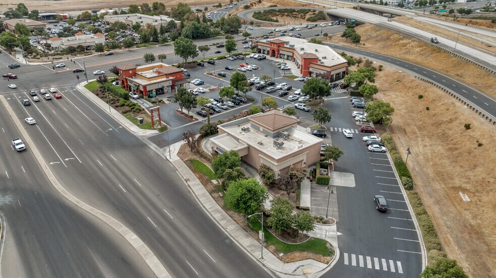 More Photos Of 739-779 Herndon Ave, Clovis Unknown For Sale