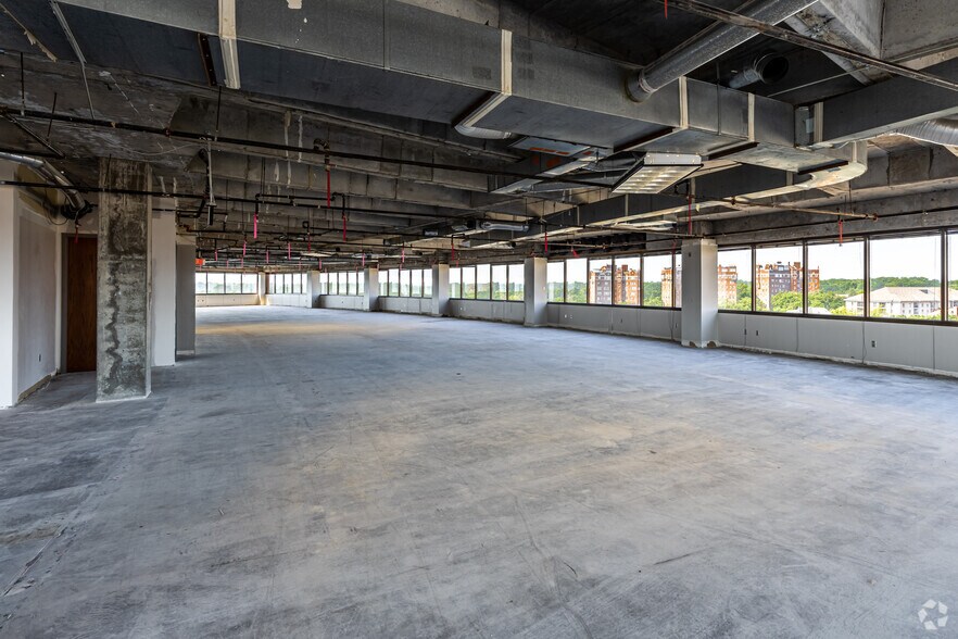 More Photos Of 4900 Main St, Kansas City Office For Lease