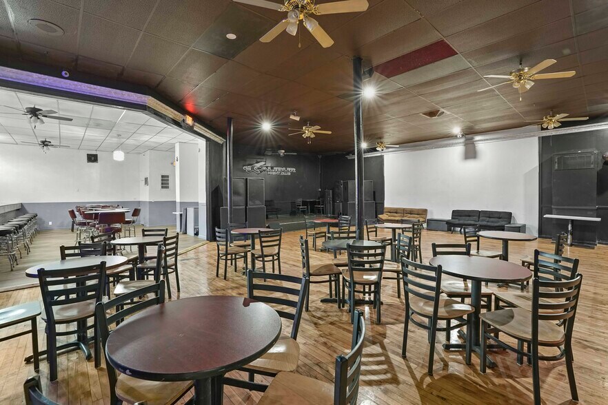 More Photos Of 4620 Tod Ave, East Chicago General Retail For Sale