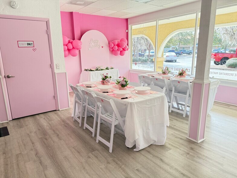 More Photos Of 4123-4217 NW 16th Blvd, Gainesville General Retail For Lease