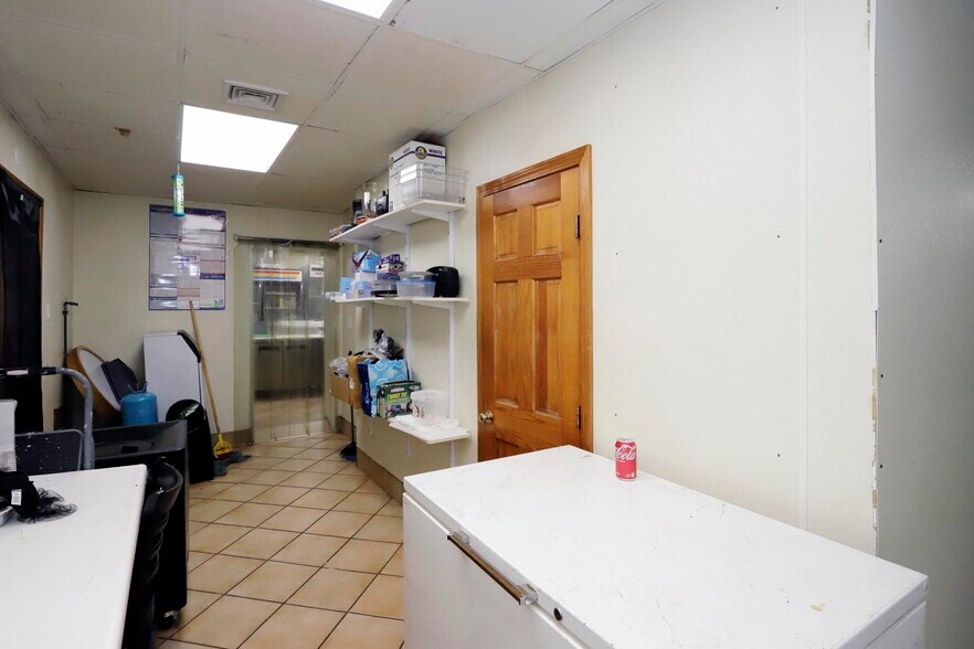 More Photos Of 1606-1610 Acushnet Ave, New Bedford Restaurant For Sale