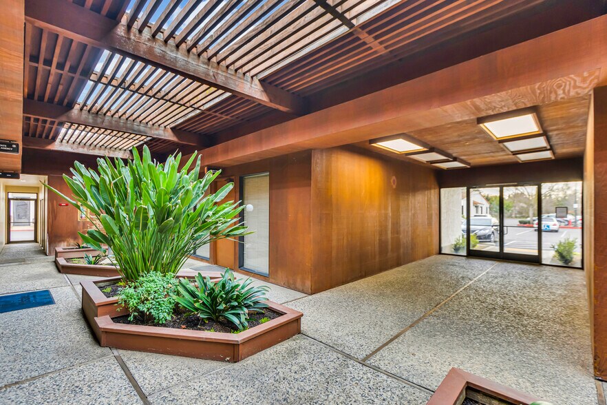 More Photos Of 8788 Elk Grove Blvd, Elk Grove Unknown For Lease