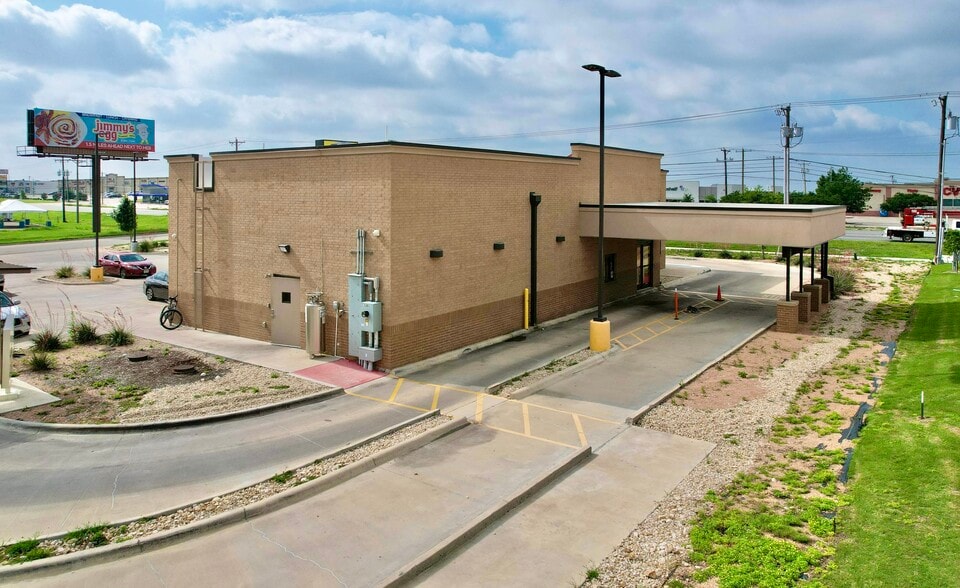 More Photos Of 3201 W Stan Schlueter Loop, Killeen General Retail For Sale