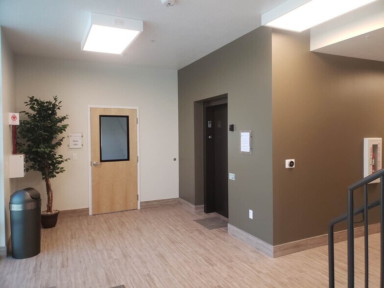 More Photos Of 10929 S Redwood Rd, South Jordan Office For Sale