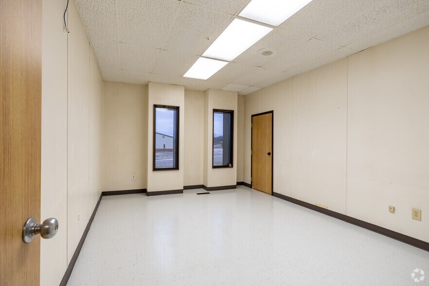 More Photos Of 651 Columbus Ave, West Branch Warehouse For Lease