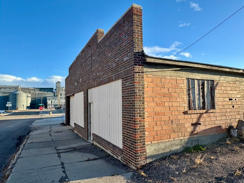 More Photos Of 100 Main St, Cut Bank Warehouse For Sale