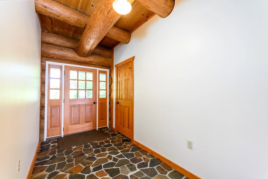 More Photos Of 4418 Richmond Rd, Ringwood Office For Sale