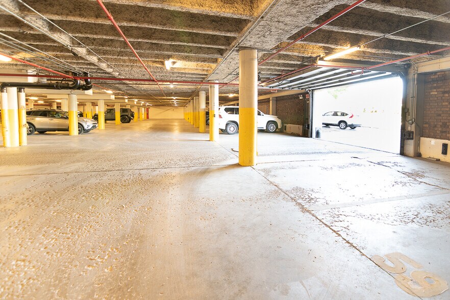 More Photos Of 4415 W Harrison St, Hillside Office For Lease