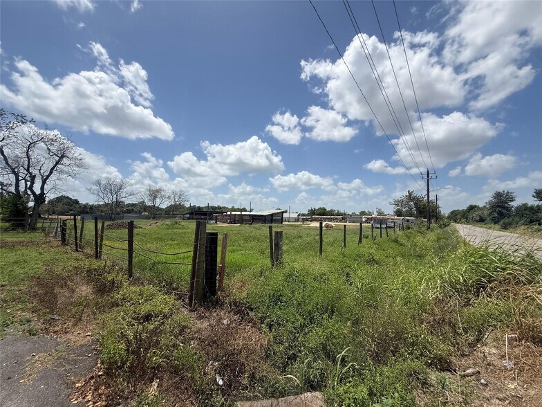 More Photos Of 4250 Fuqua st, Houston Land For Sale
