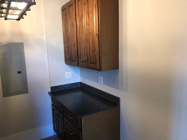 More Photos Of 1803 Curcor Dr, Gulfport Loft Creative Space For Lease