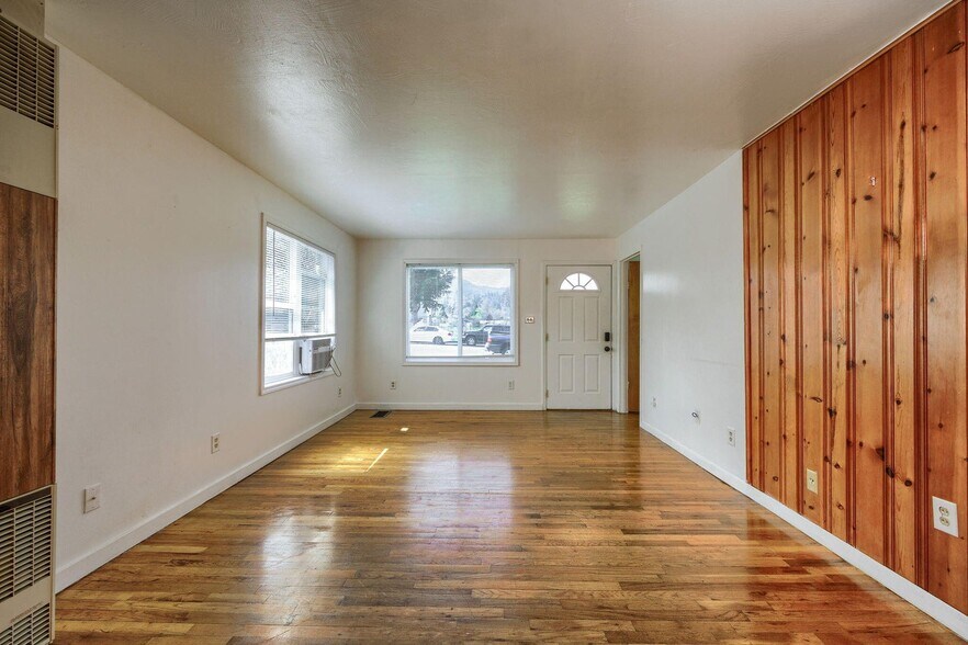 More Photos Of 128 S Mountain Ave, Ashland Apartments For Sale