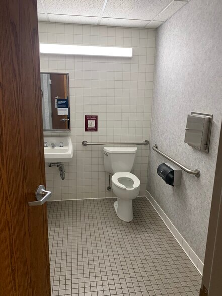 More Photos Of 305 S Highway 27, Cadott Medical For Sale