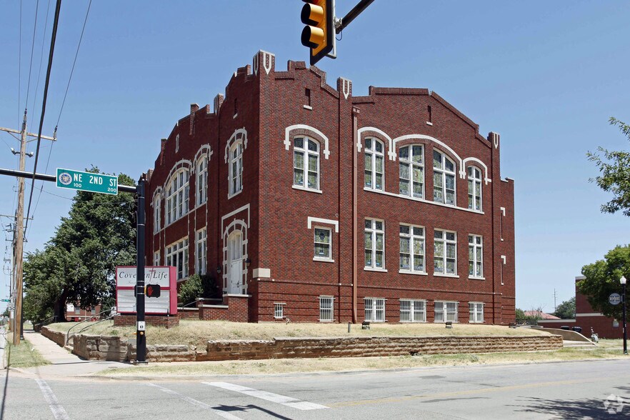 More Photos Of 300 N Walnut Ave, Oklahoma City Office For Sale