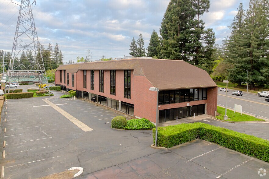 More Photos Of 2335 American River Dr, Sacramento Office For Lease