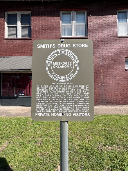 More Photos Of 821 W Broadway St, Muskogee Restaurant For Sale