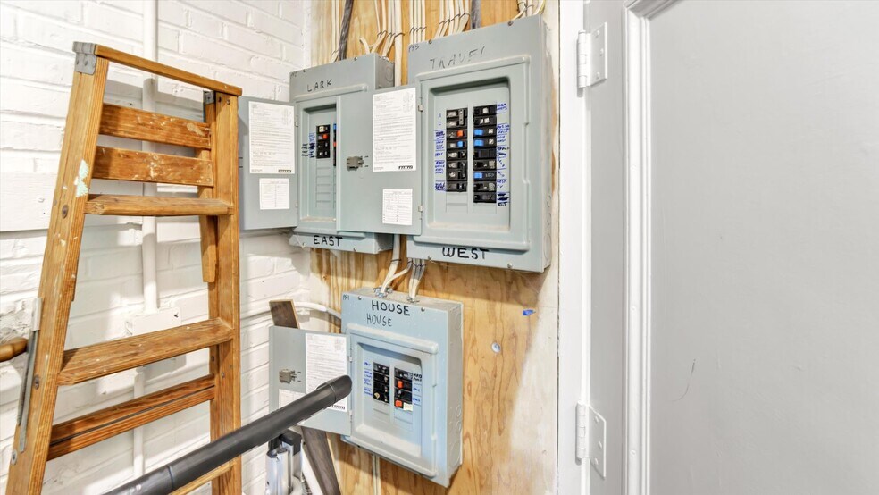 More Photos Of , Cutchogue Office For Sale