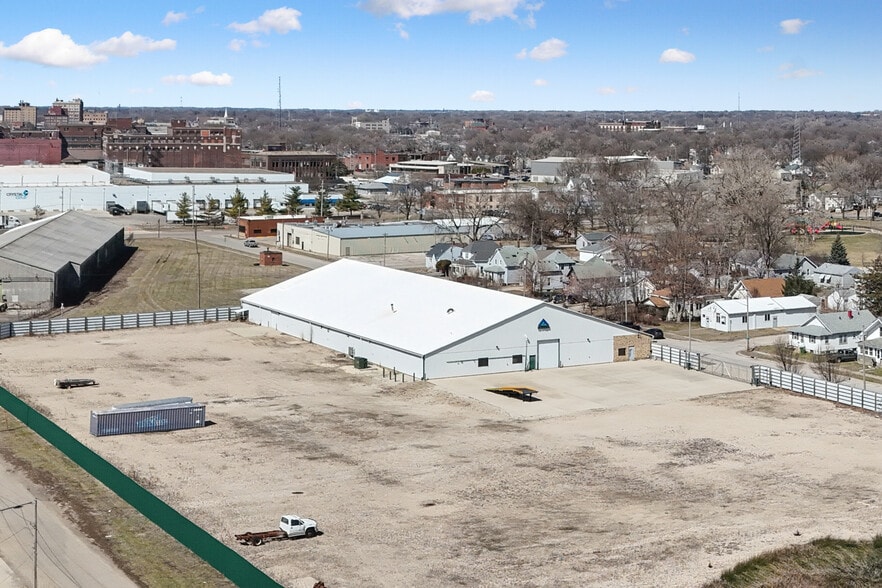 More Photos Of 410 Rath St, Waterloo Industrial For Lease