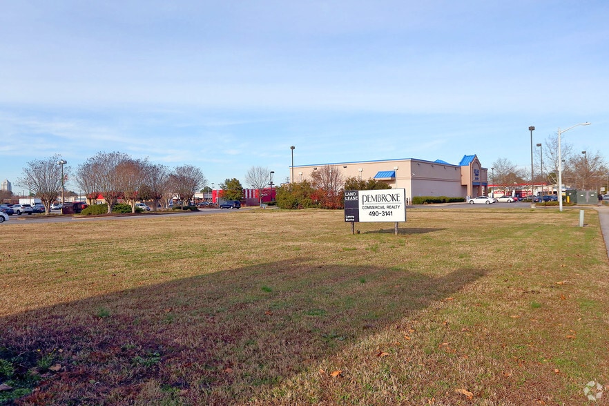 More Photos Of S PLAZA Trl @ none, Virginia Beach Land For Lease