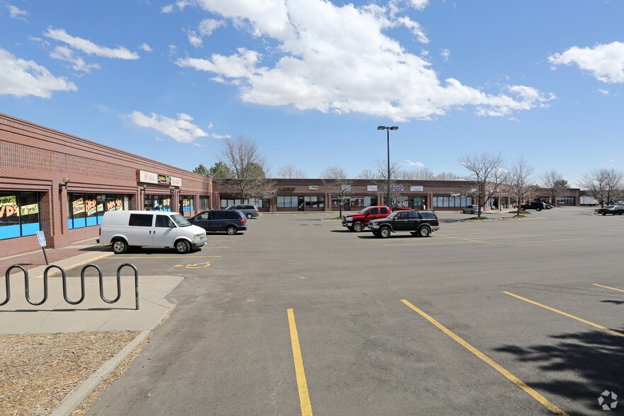 More Photos Of 310-386 S Chambers Rd, Aurora Unknown For Lease