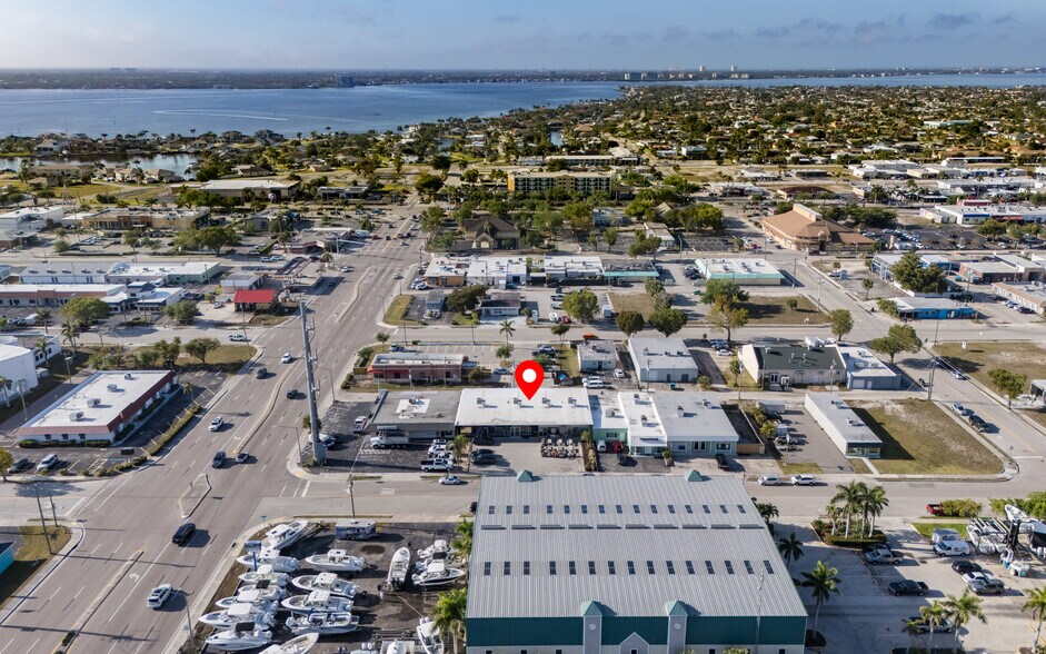 More Photos Of 1520 SE 46th Ln, Cape Coral Freestanding For Lease