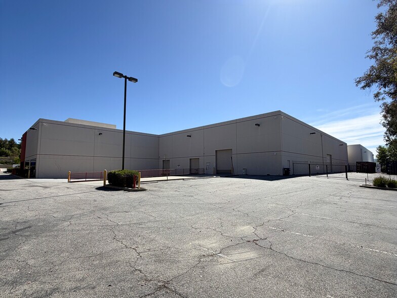 More Photos Of 28334 Industry Dr, Valencia Research And Development For Lease