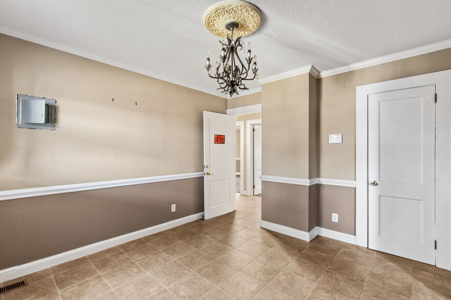 More Photos Of 302 N White St, Lancaster Office For Sale