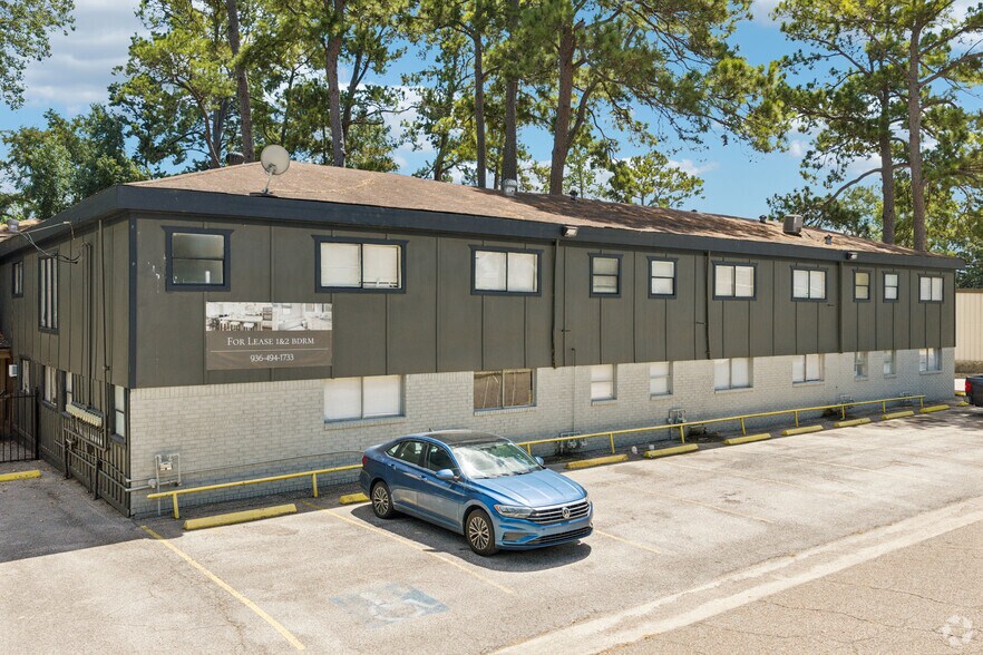 Primary Photo Of 1510 Odd Fellow St, Conroe Apartments For Sale