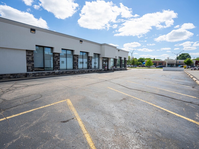 More Photos Of 33722 Woodward Ave, Birmingham Medical For Sale