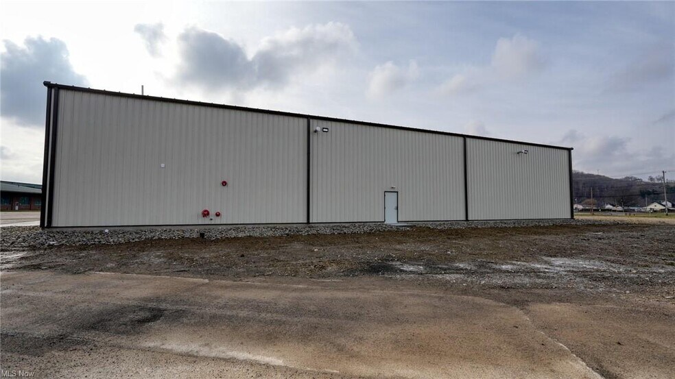 More Photos Of 703 Woodlawn Ave, Cambridge Warehouse For Lease
