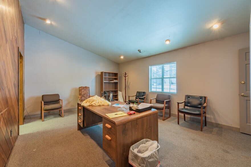 More Photos Of 306 Balsinger Rd, Uniontown Manufacturing For Sale