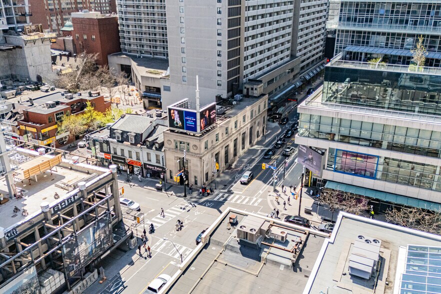 Primary Photo Of 378 Yonge St, Toronto Storefront Retail Office For Lease